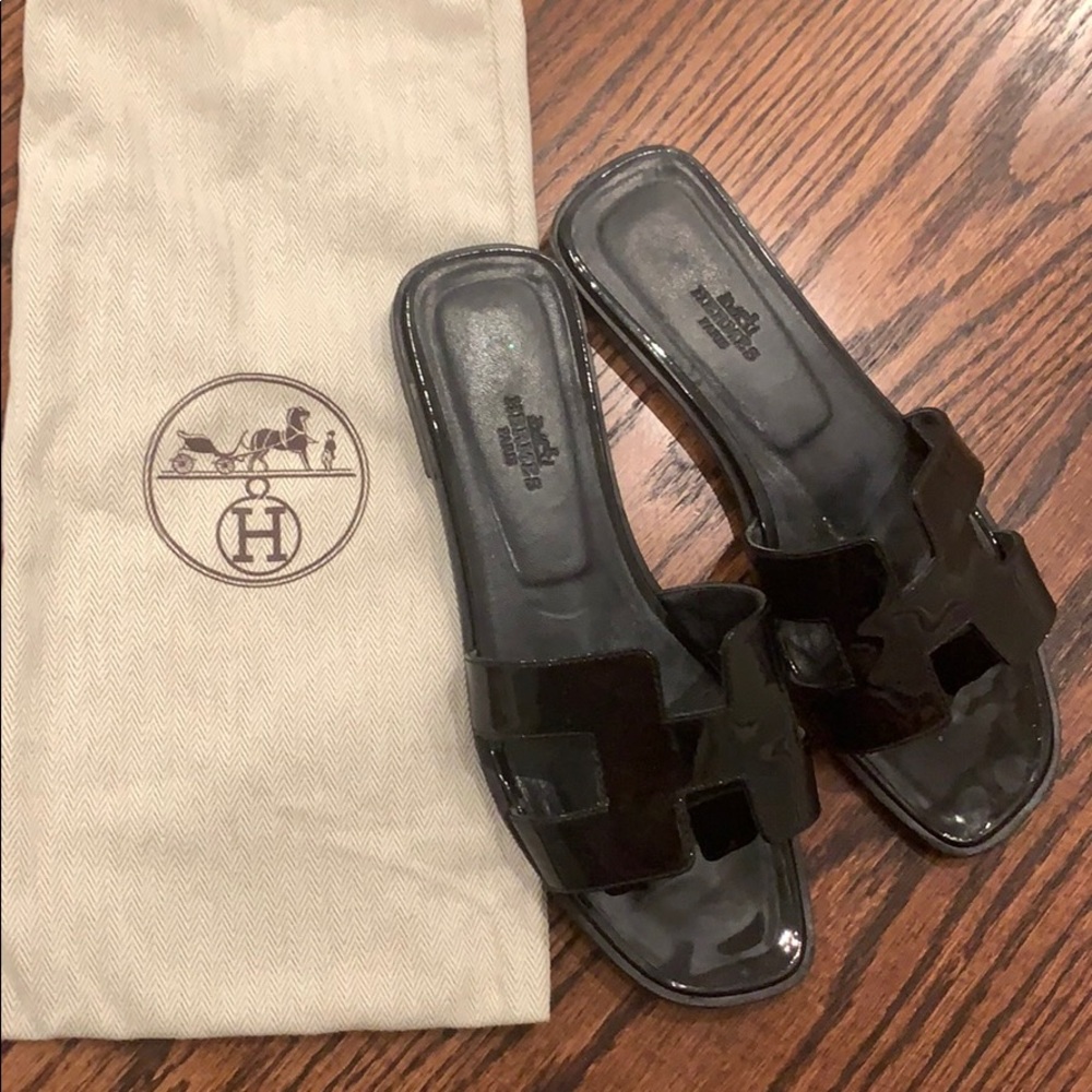 Hermès Oran sandal patent black - size: 38!